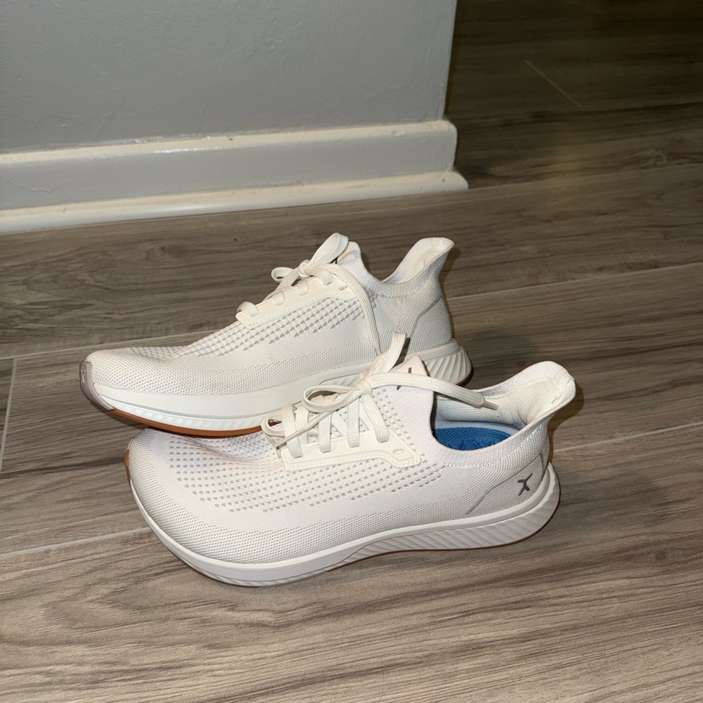 BRAND NEW FLUX FOOTWEAR ADAPT RUNNER 
M 8.5/ W 10 - Picture 2 of 6